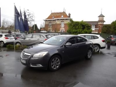 Opel INSIGNIA d'occasion (11/2012) disponible à Villeneuve d'Ascq